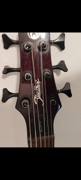 Bajo 6 cuerdas + Amplificador
