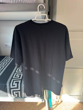 Camiseta Negra Bekkin