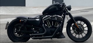 Harley Davidson 883 XL Iron Negra