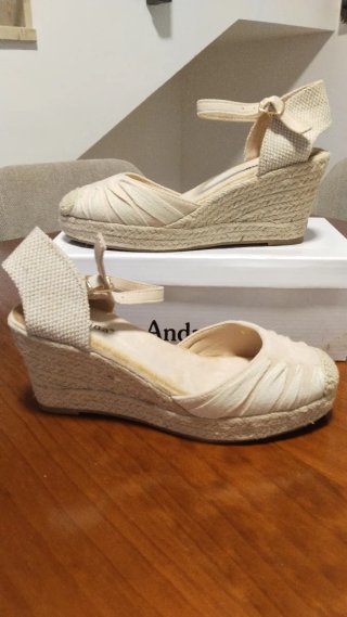 Alpargatas cuña Andarina beige talla 37