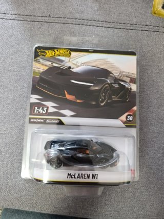 Hot Wheels McLaren W1 Premium 1:43