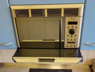 Microondas Whirlpool con campana