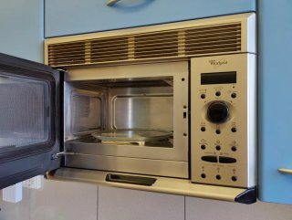Microondas Whirlpool con campana