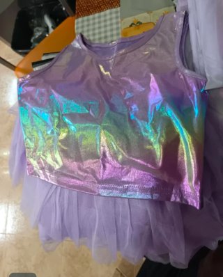 Conjunto niña brillante morado tengo varios
