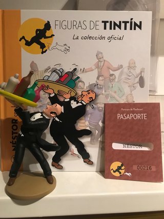 Figura Tintin Nestor con bandeja