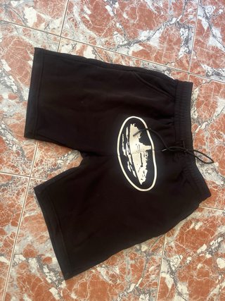 Conjunto Corteiz Negro Camiseta y Pantalón Corto