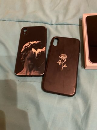 iPhone XR 128GB Azul con Caja y 2 Fundas