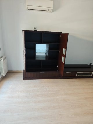 [GRATIS] Mueble TV moderno madera y cristal