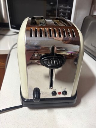 Tostadora Russell Hobbs crema