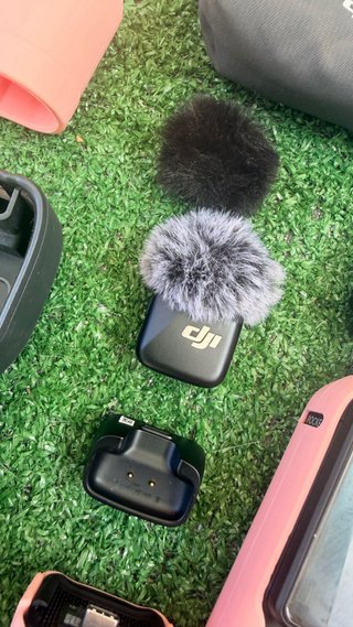 DJI Osmo Pocket 3 + Micrófono DJI + accesorios