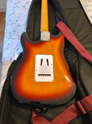 Guitarra Stratocaster Vintage Sunburst