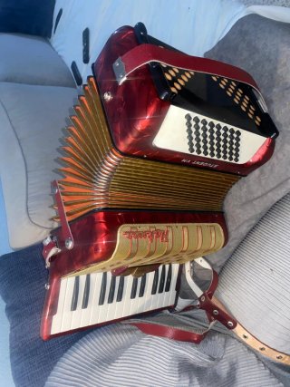 Acordeón Hohner Student V M 48 Bajos