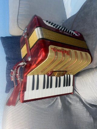 Acordeón Hohner Student V M 48 Bajos