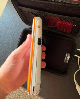 Nintendo 2DS XL Arancione e Bianca