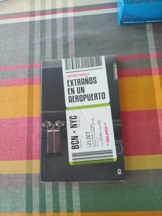 Extraños en un aeropuerto