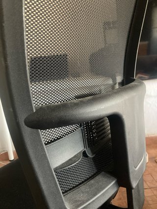 Silla de oficina ergonómica negra