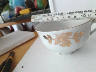 Tazza e piattino porcellana vintage oro