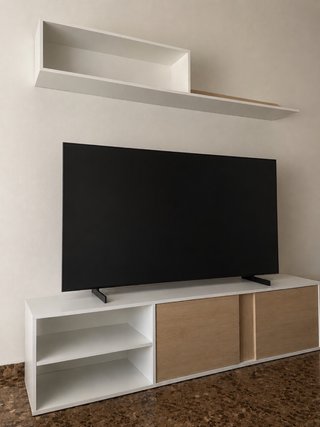 Mueble TV blanco y madera