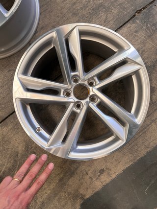 Llantas Audi 17 Pulgadas Originales 82A601025K