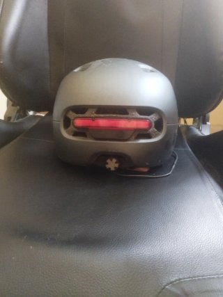 Casco Livall gris