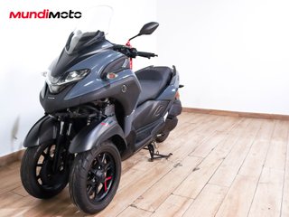 YAMAHA TRICITY 300