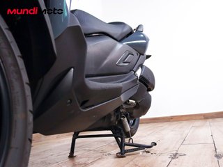 YAMAHA TRICITY 300