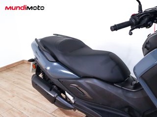 YAMAHA TRICITY 300