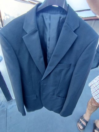 Vender pantalón y chaqueta camisa y chaleco traje