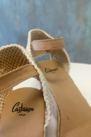 Sandalias Castañer Beige
