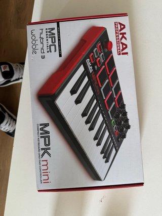 Akai MPK Mini Controlador Teclado Pads