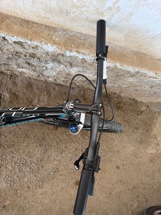 Bicicleta de Montaña Negra y Azul