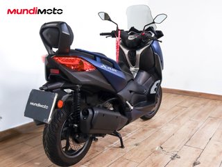 YAMAHA X-MAX 300 ABS