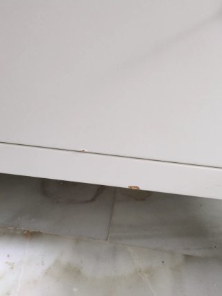 Mueble de baño blanco y madera