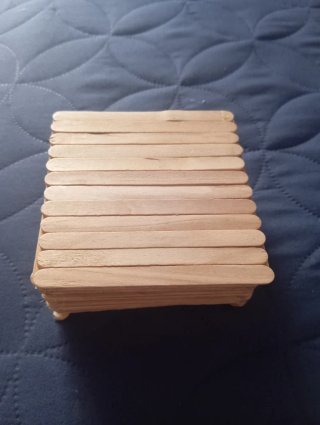 Joyero hecho de palos de helado