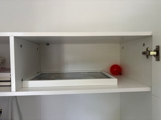 Vitrina blanca brillo con puertas de cristal