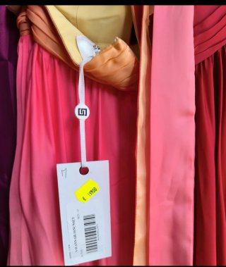 Vestido de fiesta degradado naranja y rosa.