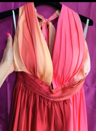 Vestido de fiesta degradado naranja y rosa.
