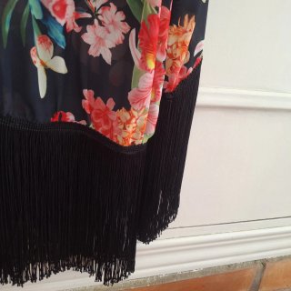 Kimono estampado floral con flecos