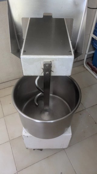 Amasadora Profesional 12L 220V
