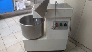 Amasadora Profesional 12L 220V