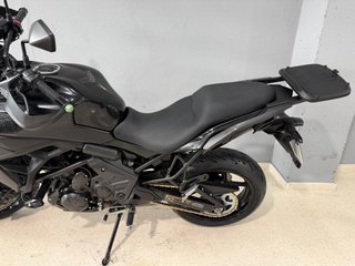 Kawasaki Versys 650 Adventure Negra