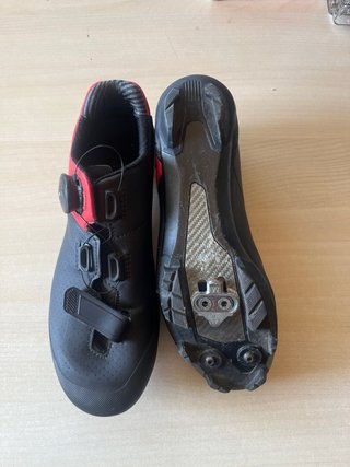Zapatillas Ciclismo BTT XC. Talla 40  Negras Rojas