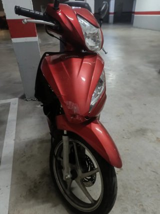 Honda visión 2016 con frontal roto
