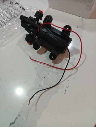 Bomba de agua 12V autocebante 6L