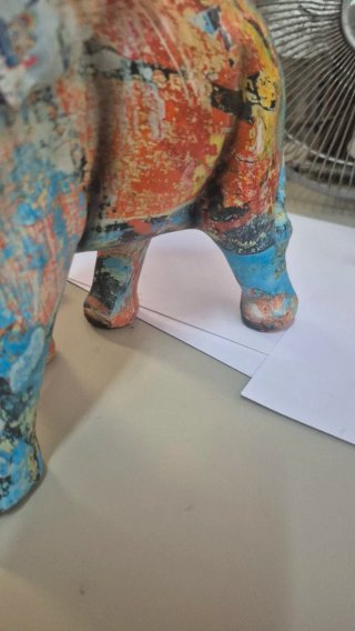 Figura Elefante Multicolor y Dorado