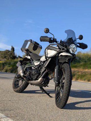 Royal Enfield Himalayan 450 Kamet White