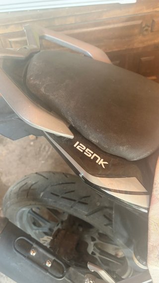 Moto 125cc Poco Uso con usb y altaboces