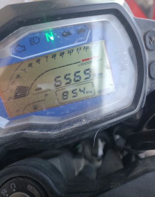 Moto 125cc Poco Uso con usb y altaboces