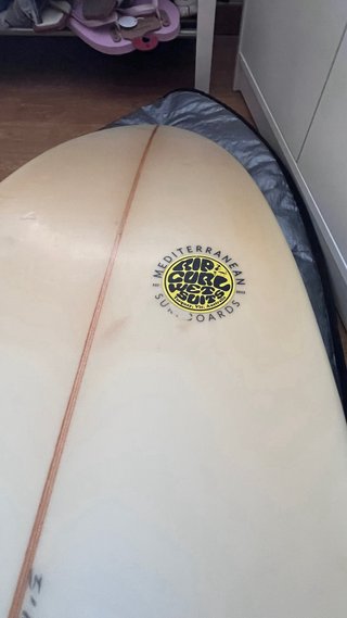 Tabla de surf con funda