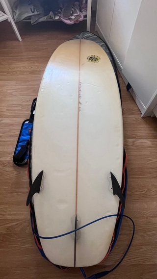 Tabla de surf con funda
